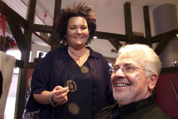 Gitte Falk med faderen Willy, der døde for 18 år siden. Billedet er taget for 20 år siden. <i>Arkivfoto: Henrik Louis Simonsen</i>