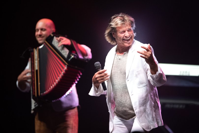 Søndag aften blev der skruet mere og mere op for tyrolerstemningen i Aalborg Kongres og Kultur Center, da Hansi Hinterseer gav koncert. Foto: Torben Hansen