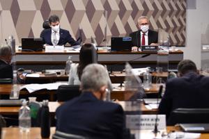 Senatsudvalg anbefaler at tiltale Bolsonaro for coronahåndtering