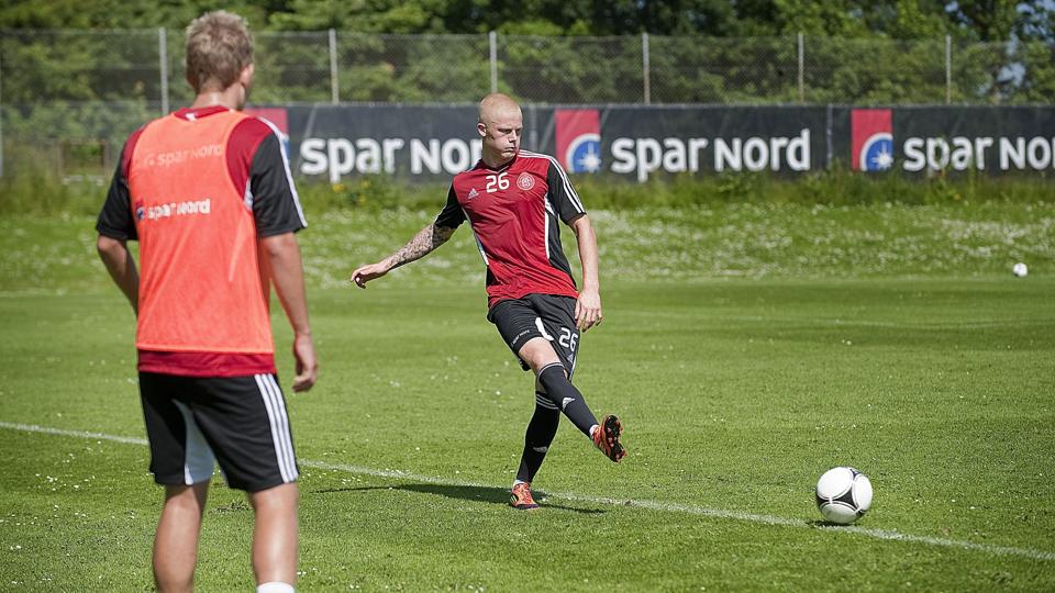 Rasmus Thelander får ikke debut i træningskampen mod Randers FC. Foto: Jeppe Holm