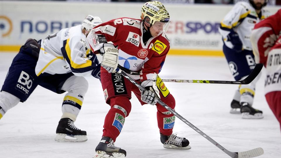 Jens Nielsen, tidligere landsholdsspiller og dynamo i AaB Ishockey, er blandt trænerne i FIK’s ishockeyskole.Foto: Torben Hansen <i>Pressefotograf Torben Hansen</i>