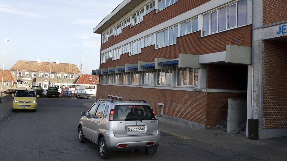 Hirtshals Boligforenings afdeling ved Jernbanegade i Hirtshals skal renoveres og 33 lejligheder forsvinder. Arkivfoto: Kurt Bering