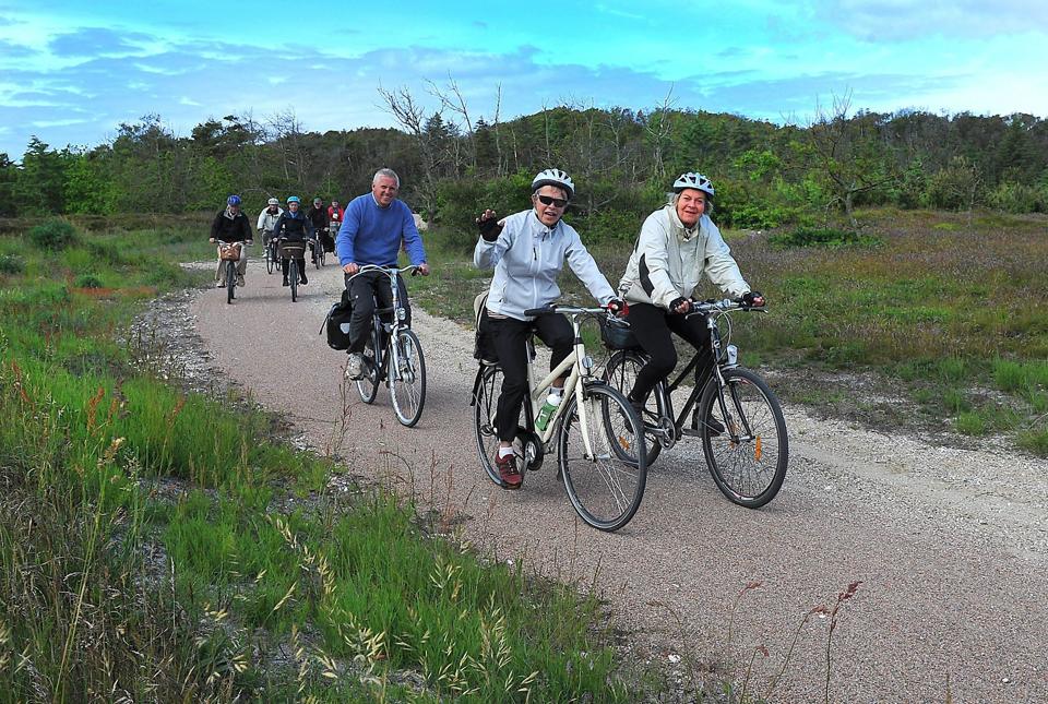 Cykelturister i Nationalpark Thy. Turismen i Thisted Kommune, målt i antal overnatninger, har være i vækst over en årrække, men er stagneret i 2022. <i> Arkivfoto: Ole Iversen</i>