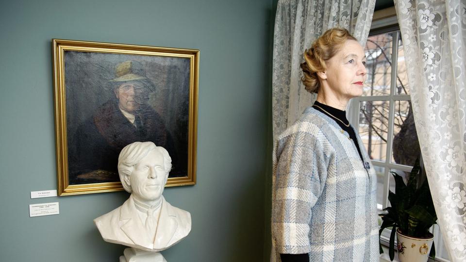 Fremtiden er uafklaret for Sundby Samlingerne, hvis leder Ketty Johansson har sagt op fra årsskiftet. Byrådet har skåret tilskuddet ned, så det kun dækker drift af bygninger og altså ikke løn til ansatte.