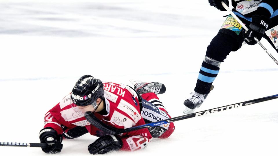 Steffen Klarskov og Pirates blev slået til isen i den sidste grundspilskamp i Vojens. Foto: Henrik Bo. <i>Foto: Henrik Bo</i>
