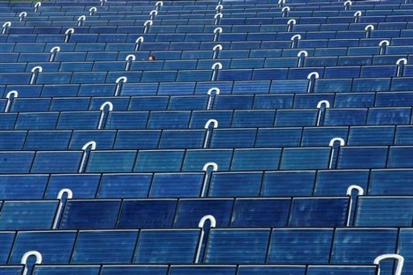 Beregninger foretaget af rådgivningsfirmaet Rambøll A/S har vist, at et solfangeranlæg kan give forbrugerne ved Veddum-Skelund-Visborg Kraftvarmeværk en gennemsnitlig årlig besparelse på 3500 kroner. Arkivfoto