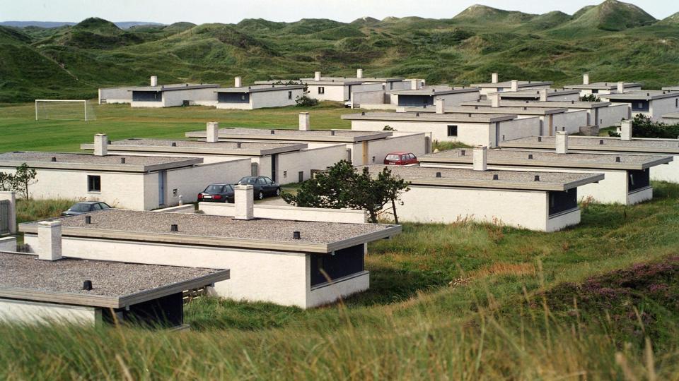 De 148 ferieboliger i Rødhus Klit skal efter planen sælges enkeltvis som sommerhuse. Arkivfoto: Lars Pauli