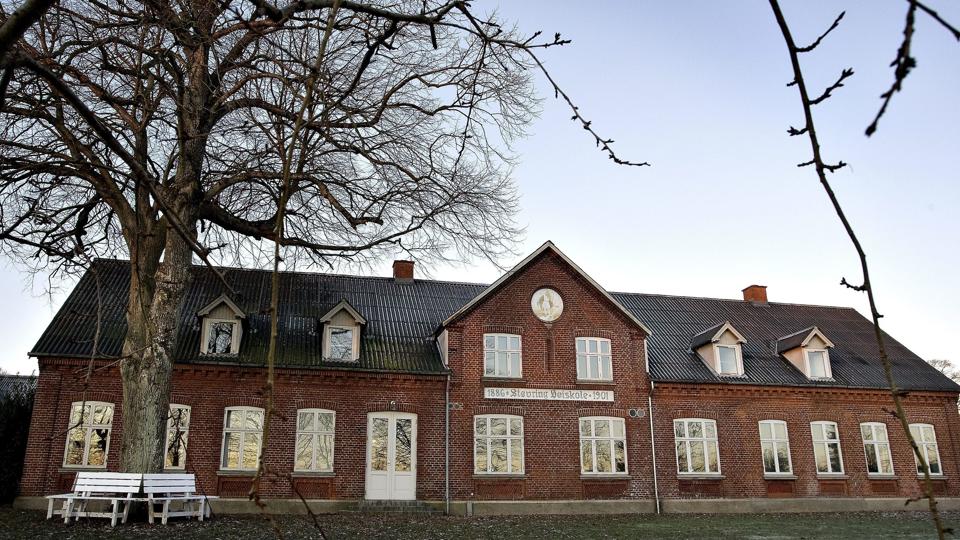 En projektgruppe undersøger nu, hvem der kunne tænke sig at benytte Støvrings kulturfaciliteter; højskolens hovedbygning, Huset, Stubhuset og det kommende bibliotek i fremtiden. Arkivfoto: Lars Pauli <i>Lars Pauli</i>