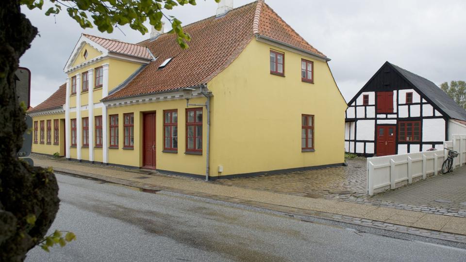 Mejerigården rummer et af de historiske miljøer, som Sæby bør værne om. Det mener museumsinspektør Jens Thidemann. Foto: Kurt Bering <i>Kurt Bering</i>