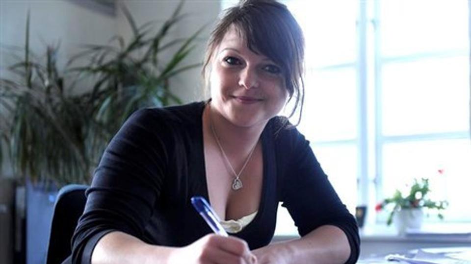 Desirée Petersen afslutter på mandag tre måneders misbrugsafvænning på Opbygningsgården. Den sidste tid har hun haft ansvar for at passe kontoret. "Ude i den virkelige verden skal vi også kunne styre det hele selv", siger hun, og det føler hun sig he