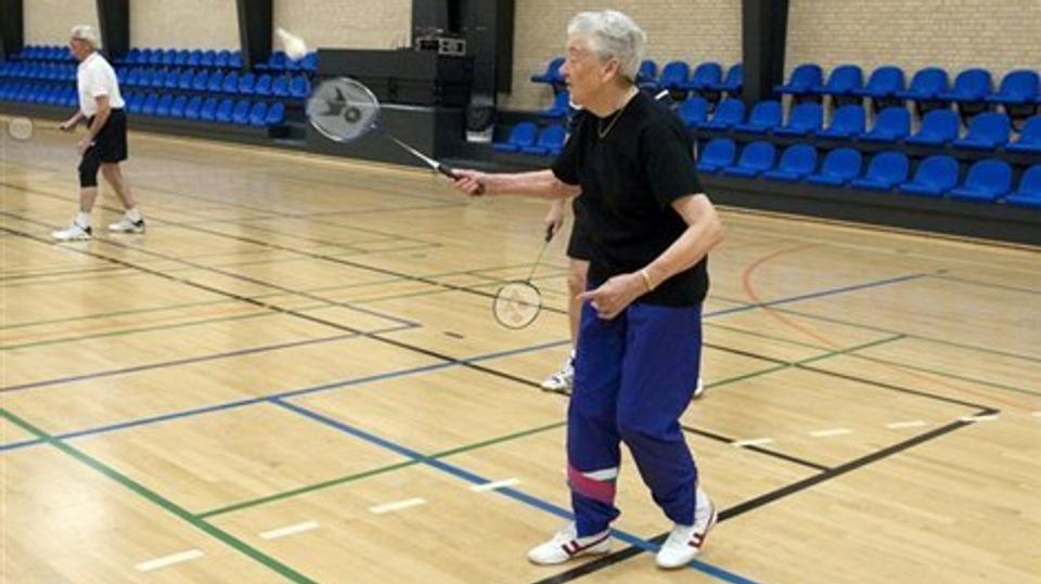 Bodil Thomsen vil helst spille mixeddouble. Så kan mændene løbe lidt for hende, smiler hun. Foto: Henrik Louis