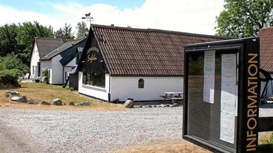 På den hyggelige Gæstgivergård Engholm, havde borgerforeningen stor succes med et ølsmagningsarrangement. Foto: Frilev Emil Pedersen