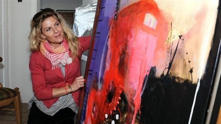 Trine Panum Kjeldsen elsker at arbejde med farver. Foto: Bent Bach