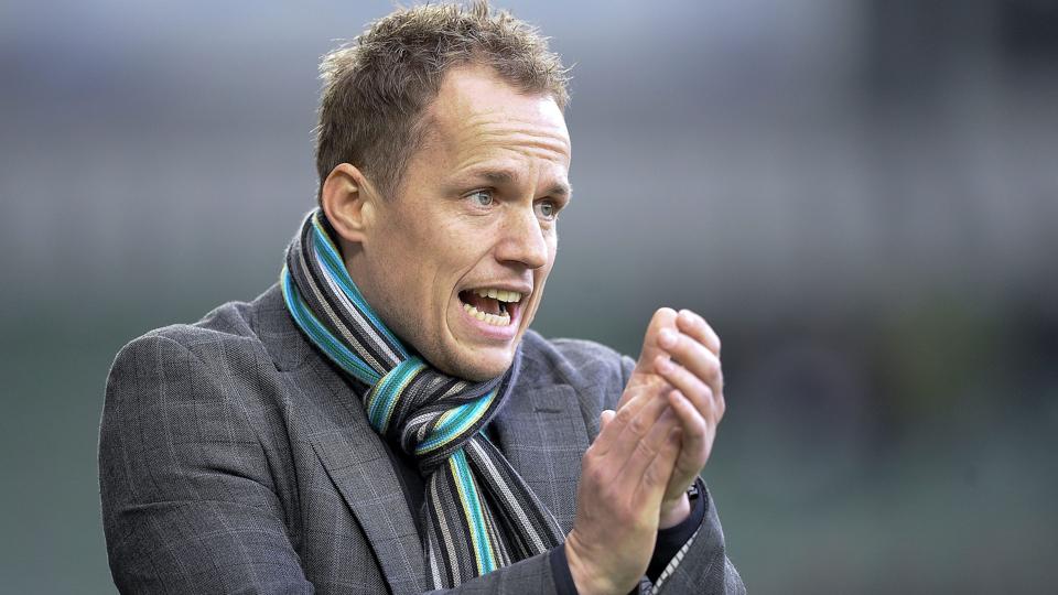 Hobro-træner Jakob Michelsen går benhårdt efter sejren i lokalbraget mod FC Hjørring. <i>Lars Pauli</i>