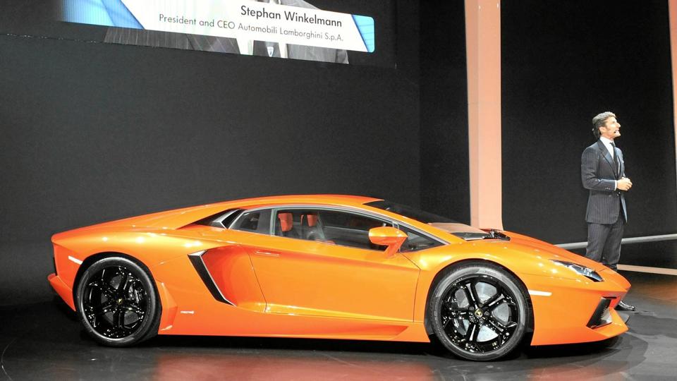 Nicolas Kiesa skal køre i en Lamborghini Aventador med 700 hestekræfter, når han skal dyste mod et F-16 fly. Arkivfoto