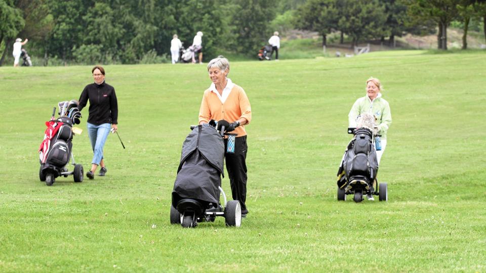 128 kvinder dyster parvis ved den Lille åbne Damedag hos Jammerbugtens Golfklub i Fjerritslev. Arkivfoto