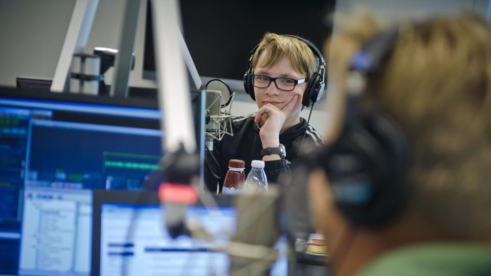 15-årige Christian Thomsen fra Hjallerup fik en stor oplevelse, da han var i praktik på ANR hos ”Anne og De Herreløse Hunde”, Anne Kejser Niels Skovmand. Foto: Martin Damgaard