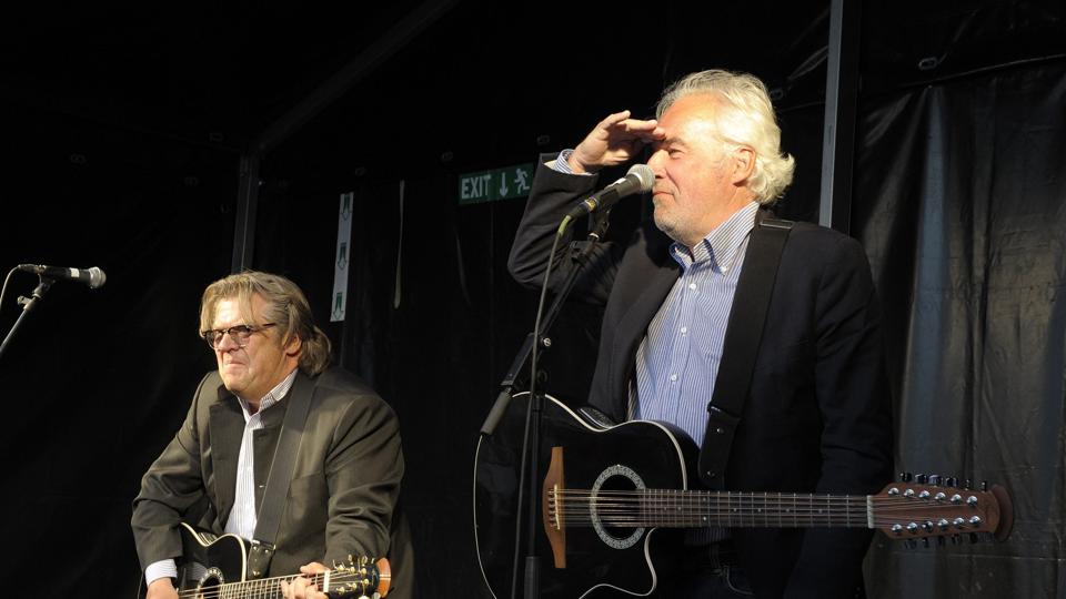 Brødrene Olsen underholdt på Store Torv <i>Michael Bygballe</i>