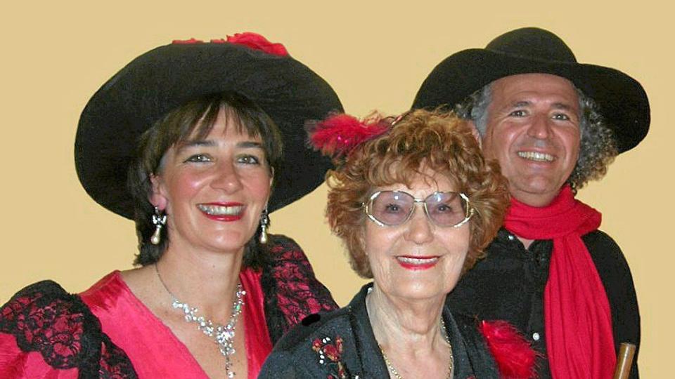 Trio Moulin Rouge optræder søndag i Aalborg.