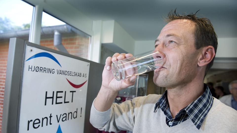 Der vil også fremover være brug for at bruge kulfilter på vandværk i Hjørring for at få nok rent vand til forbrugerne. Her ved indvielsen sidste år af renseanlægget. Arkivfoto: Bente Poder <i>Bente Poder</i>