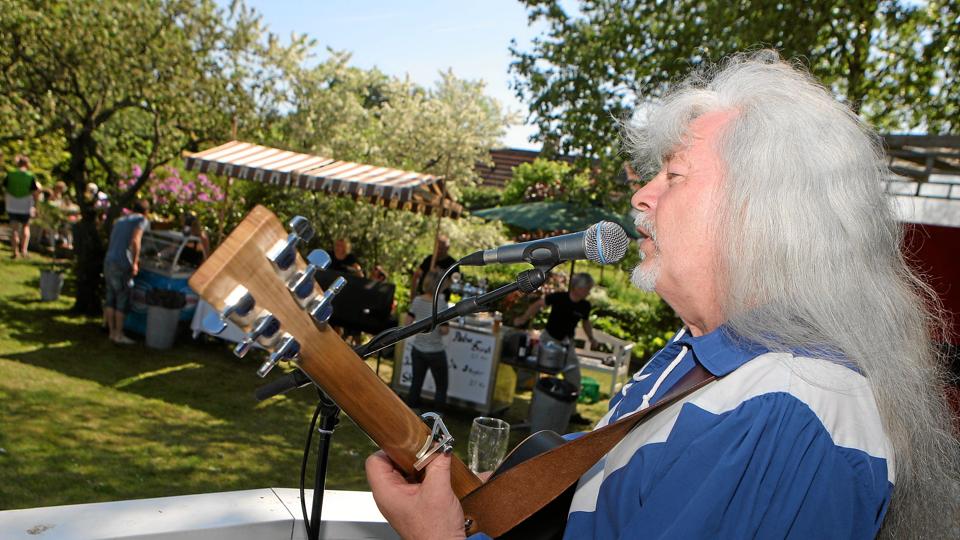 Den skotske musiker, Norrie McGregor bidrog med keltiske toner og ditto anekdoter. Foto: Allan Mortensen <i>Allan Mortensen</i>