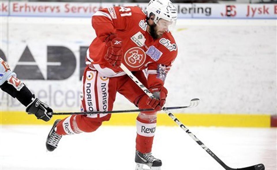 Rasmus Olsen forventer, at alle mand er klar til at ofre sig i den afgørende kvartfinalekamp mod Rødovre Mighty Bulls. Foto: Lars Pauli