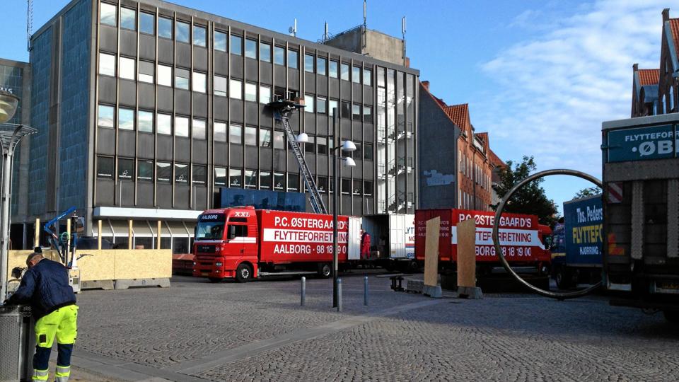 Onsdag morgen stod i flytningens tegn på Springvandspladsen ved Codanhus.