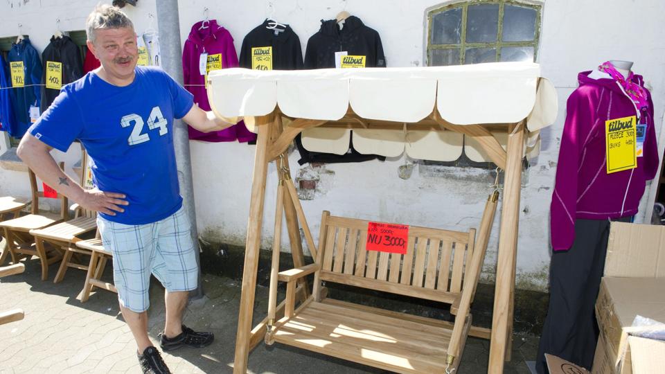 Birgitte og Kim Poulsen regner med at deres sommerbutik på Sæby Havn bliver en stor succes. Foto: Kurs Bering <i>Kurt Bering</i>