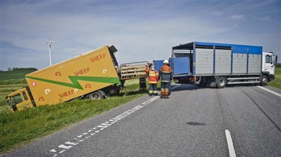 Alvorligt trafikuheld på hovedvej 11 lidt vest for Fjerritslev. Foto: Martin Damgård.