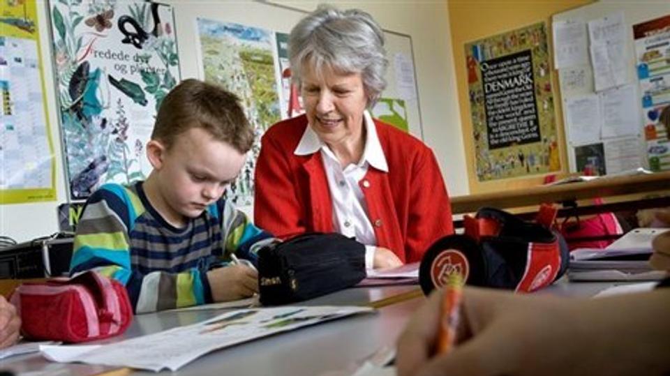Røde Kors i Fjerritslev har i en del år stået for lektiehjælp til skolebørn i Ørebro (billedet) og Fjerritslev. Nu er der risiko for, at de må lukke. Arkivfoto: Lars Pauli