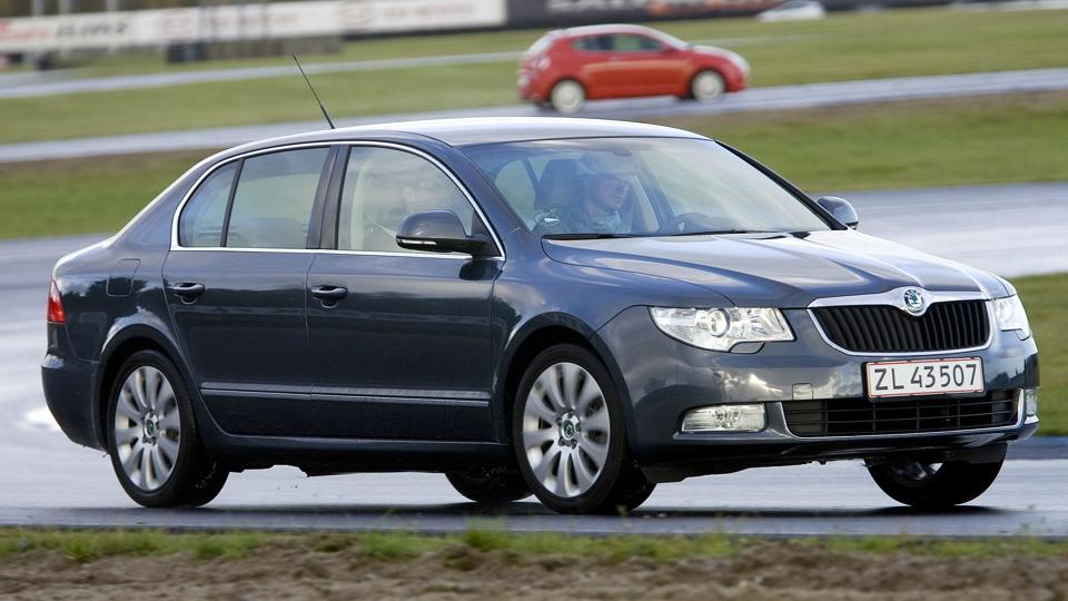 Tyvene stjal en Skoda Superb. Arkivfoto <i>Fyens Stiftstidende</i>