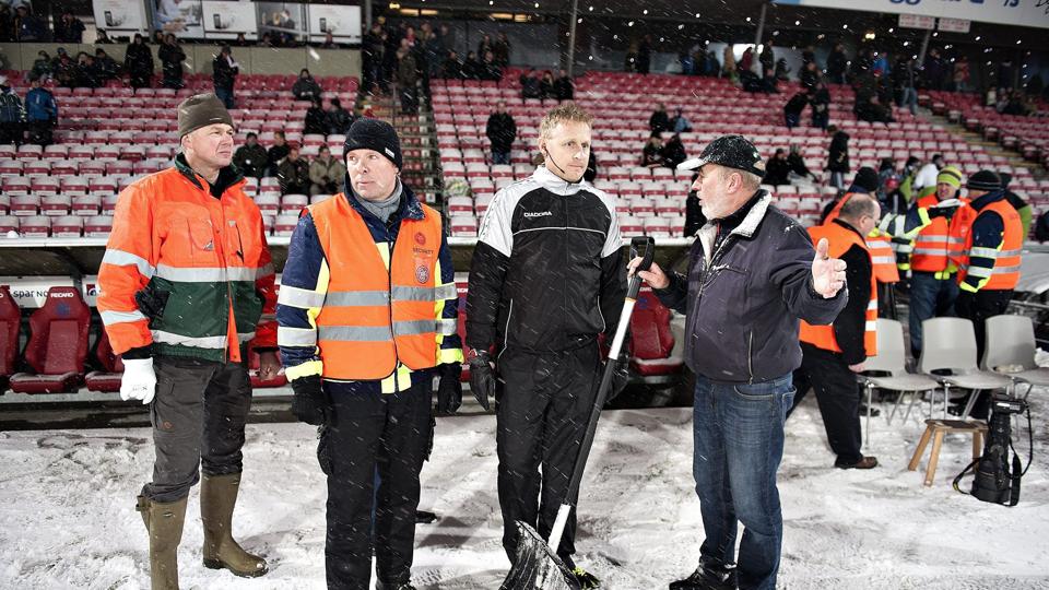 Kampens dommer udskød kampen med 20 minutter.
Foto: Claus Søndberg <i>Pressefotograf Claus Søndberg</i>
