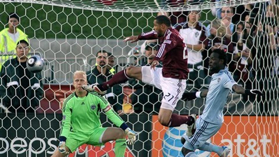Jimmy Nielsen i aktion for Sporting Kansas City, som han nu er anfører for. Foto: Scanpix.