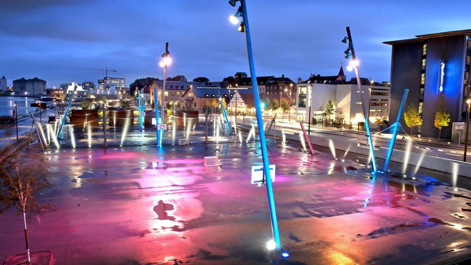Lyssætningen på havnefronten i Aalborg har indbragt kommunen en andenplads ved en nordisk lyskonference i Oslo. Arkivfoto: Torben Hansen <i>Foto: Torben Hansen</i>
