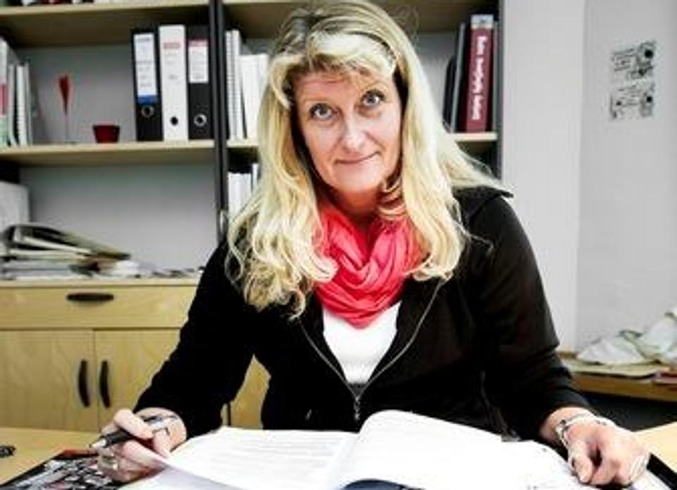 Susanne Berke tilskriver det større fokus på symptomerne, mindre tabu og megen omtale i medierne, at så mange henvender sig med en mistanke. - Og hellere en for meget end en for lidt, siger hun. Foto: Henrik Bo