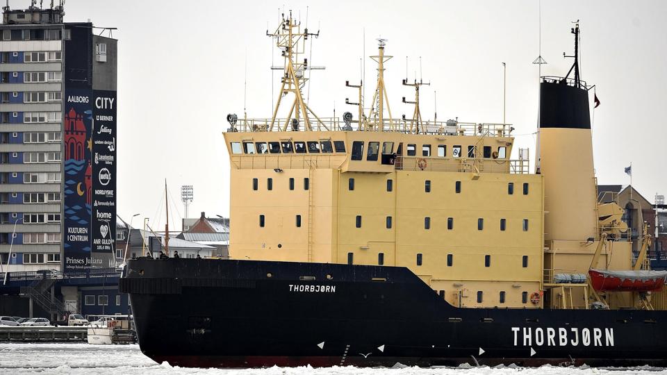 Isbryderne ligger til kaj ved Flådestation Frederikshavn. Her udbrød der en mindre brand ved oliefyret på Thorbjørn. Arkivfoto <i>Pressefotograf Claus Søndberg</i>