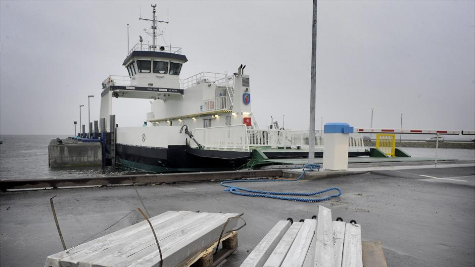 Feggesund-færgen sejler, når Vilsundbroen er lukket. Arkivfoto <i>Foto: Peter Mørk</i>