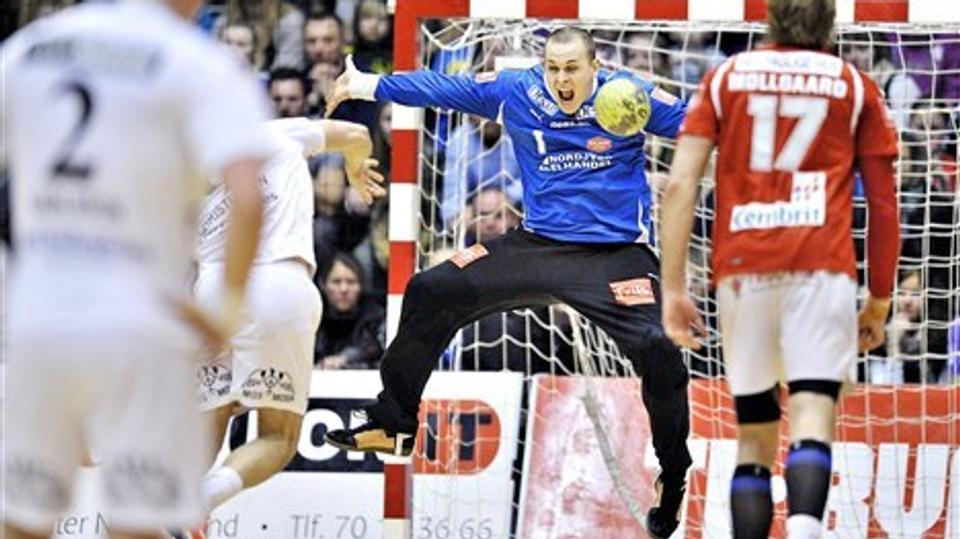 Søren Pedersen og Henrik Møllgaard erkendte begge det klare nederlag til KIF Kolding. Foto: Claus Søndberg.