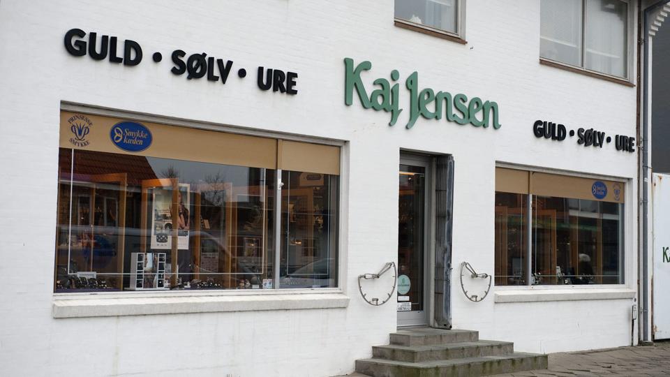 I løbet af få uger blev der begået to indbrud hos Kaj Jensen Ure-Guld-Sølv i Jyllandsgade i Hirtshals. Sammenlagt blev der stjålet for næsten 750.000 kroner.Arkivfoto: Bente Poder <i>Bente Poder</i>