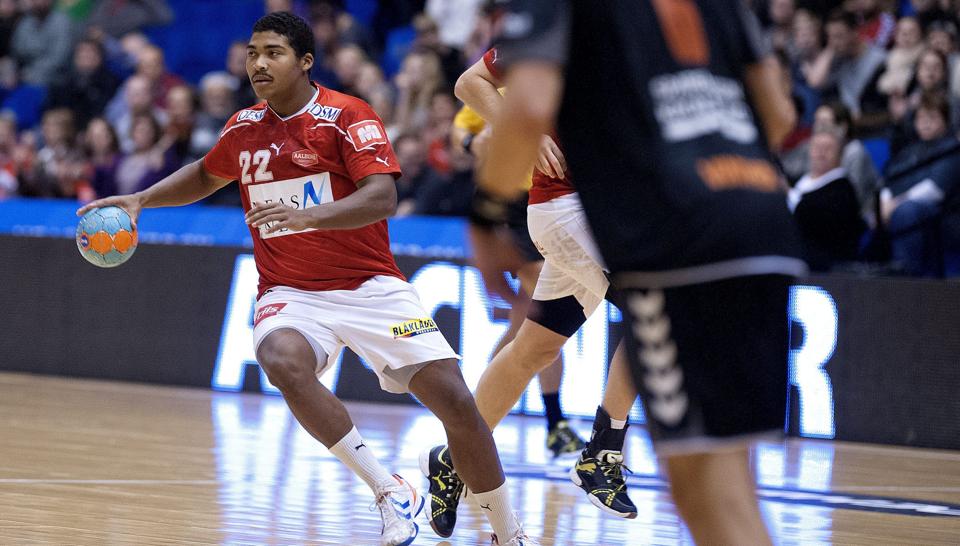 Mads Mensah Larsen scorede fem gange i sejren over TMS Ringsted. Foto: Lars Pauli