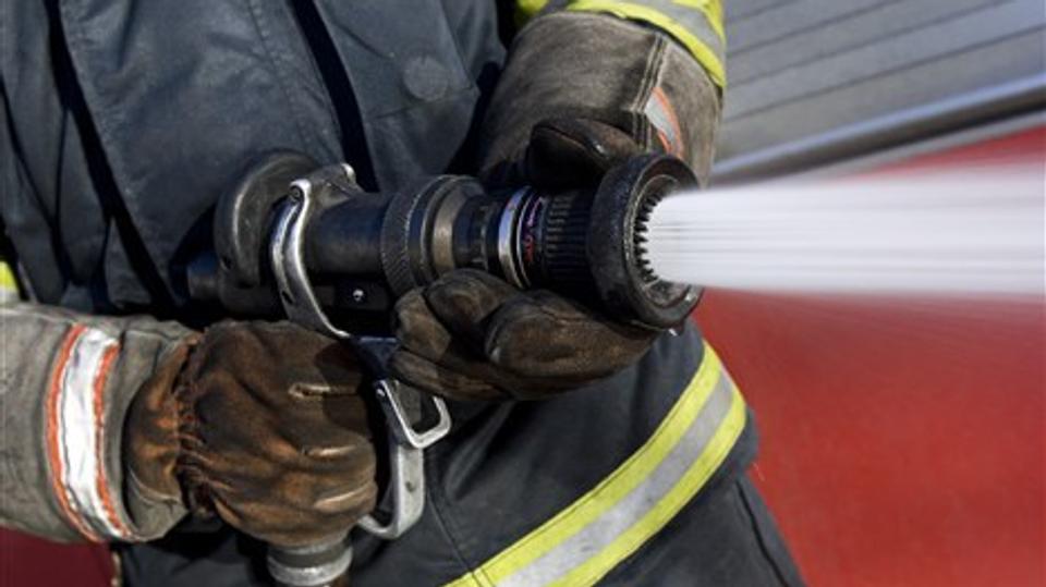 Brandfolkene fra Beredskabet i Hjørring Kommune havde en travl formiddag med to skurbrande næsten samtidig. Arkivfoto
