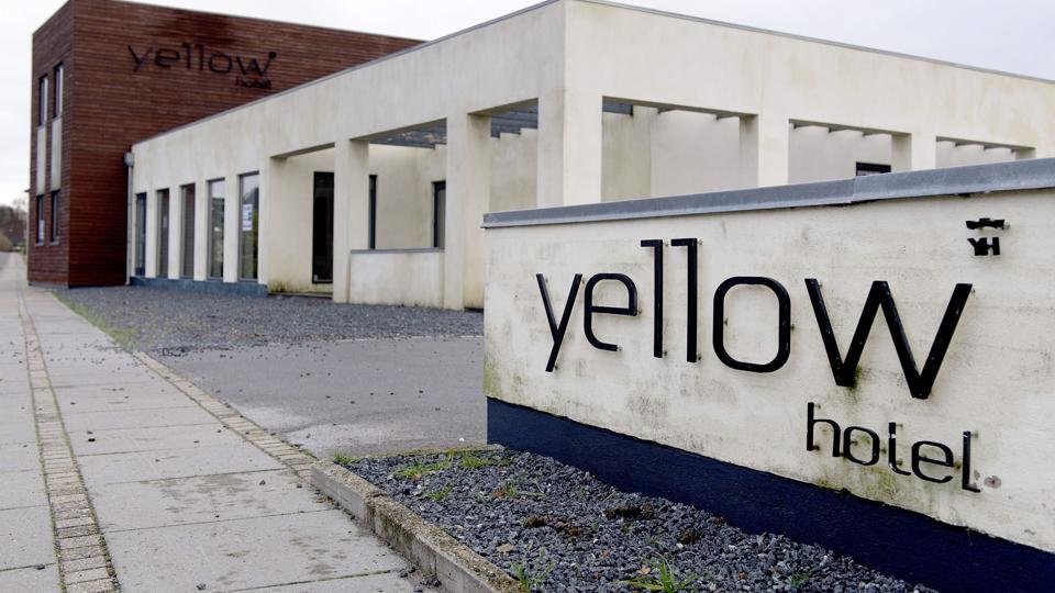 Det tidligere Yellow Hotel kan købes for 15 millioner kroner. Foto: Torben Hansen <i>Foto: Sophie Reimers</i>