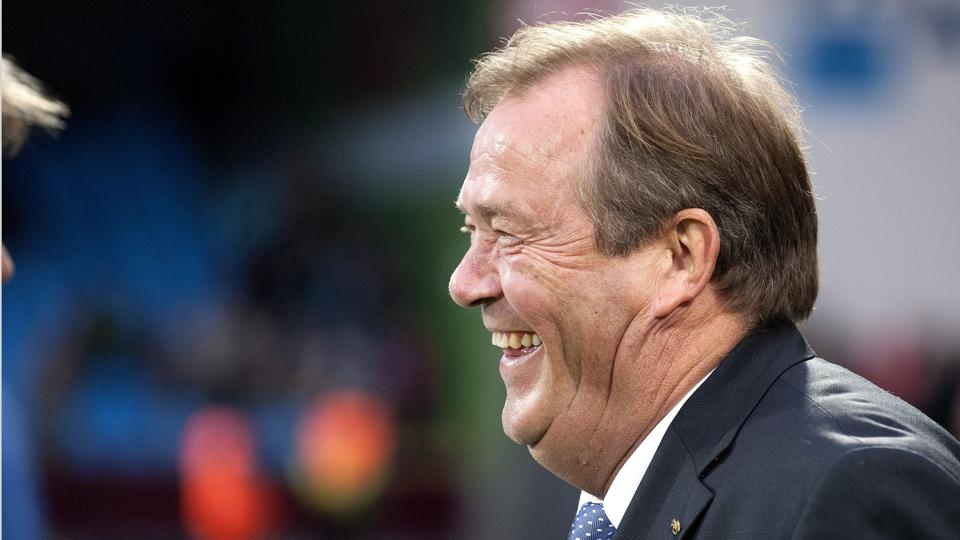 Lynge Jakobsen kan smile både over AaB’s spil og over klubbens forbedrede økonomi. Foto: Torben Hansen <i>Foto: Torben Hansen</i>