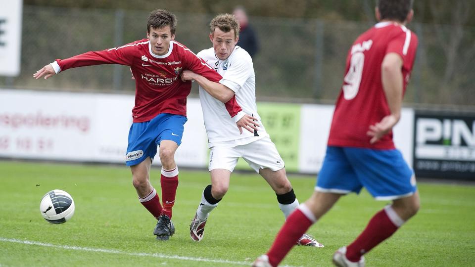 Buster Munk ( i hvidt) havde chancen for at afgøre kampen i Slagelse, men han brændte en friløber kort før tid. Foto: Bente Poder. <i>Bente Poder</i>