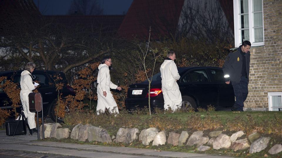 En 41-årig kvinde er fundet dræbt med knivstik i en villahave i Virum nord for København fredag. Foto: Scanpix <i>Scanpix</i>