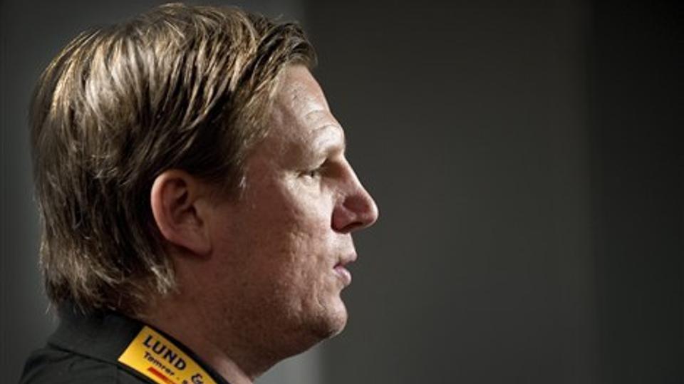 Nikolaj Jakobsen går på spillerjagt for Aalborg Håndbold. Foto: Torben Hansen.