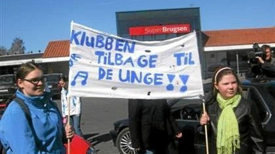 Unge i Dronninglund har været i oprør efter at deres klubleder, Rikke Mortensen blev fyret. Billedet her er dog fra en demonstration i 2010 i en helt anden anledning. Privatfoto