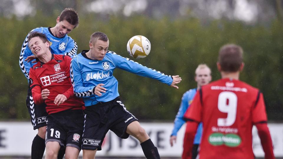 Blokhus FC (i blåt) hentede et fint point ude mod Aarhus Fremad. Arkivfoto: Martin Damgård