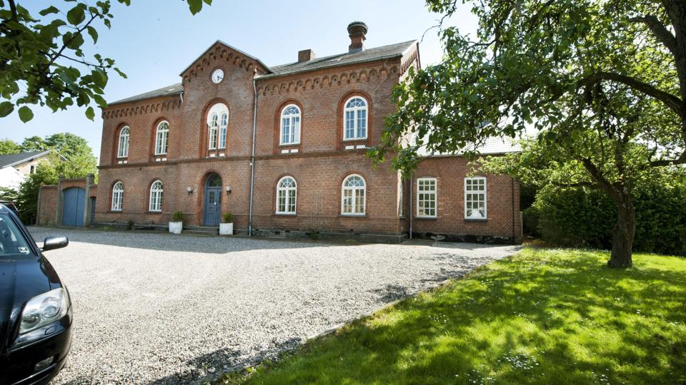 Den gamle retsbygning på Hadsundvej 7 i Terndrup kan nu erhverves for 1.875.000 kr. ?Foto Grete Dahl <i>Grete Dahl</i>