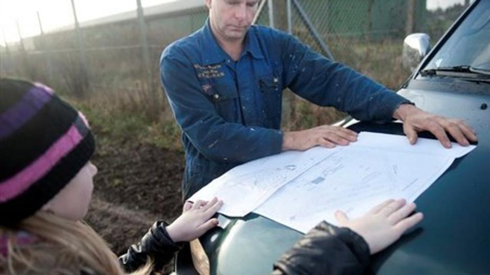 Der kommer til at gå endnu nogle måneder, inden Søren Villadsens datter Kirstine Villadsen og andre kørere kan få lov til at dyrke deres sport ved Thisted Lufthavn.Arkivfoto: Diana Holm